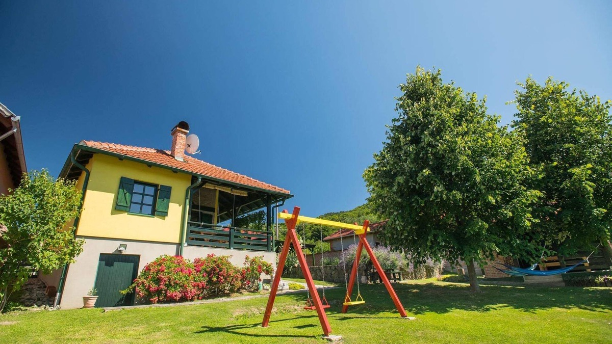 Orahovica House | Our house (*) is located in the Papuk Nature Park, near the lake.