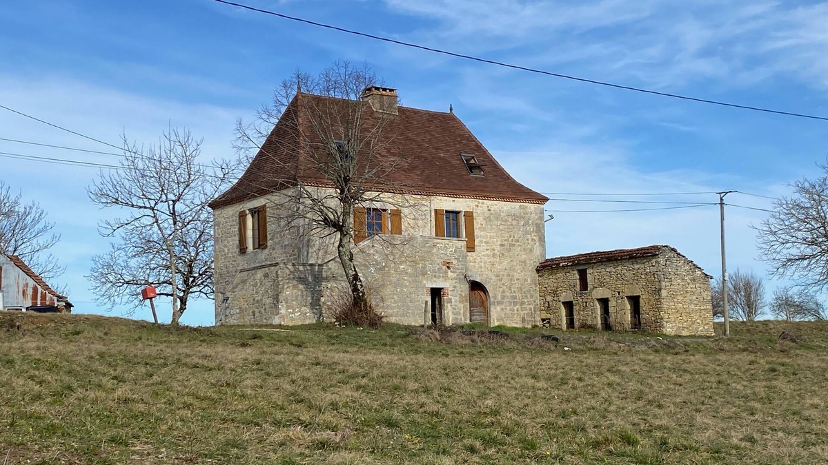 Saint-Germain-du-Bel-Air House | Our little house on the prairie