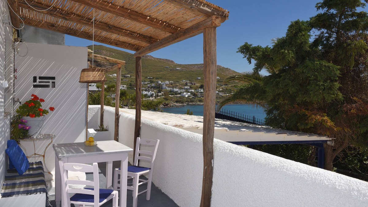 Megas Gialos House | Our light and bright Sea Suite is situated in Mega Gialos, Syros.