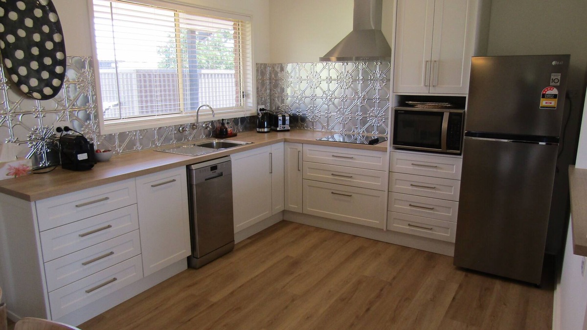 Tiddy Widdy Beach House | Our Little Beach - FREE WIFI - Off Peak Special!
