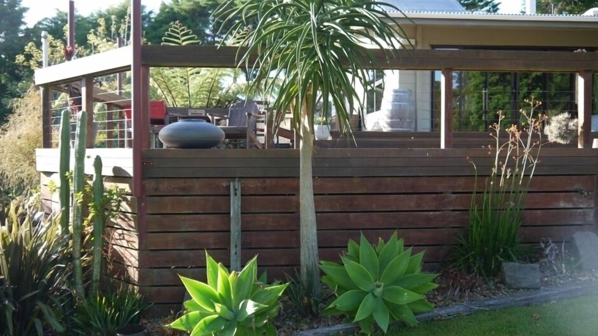 Awakeri House | Our Tree house, private rural retreat .