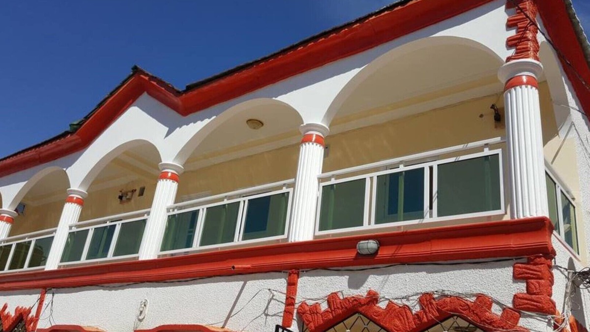 West Coast Division House | Ous and Buwa Apartments # 5