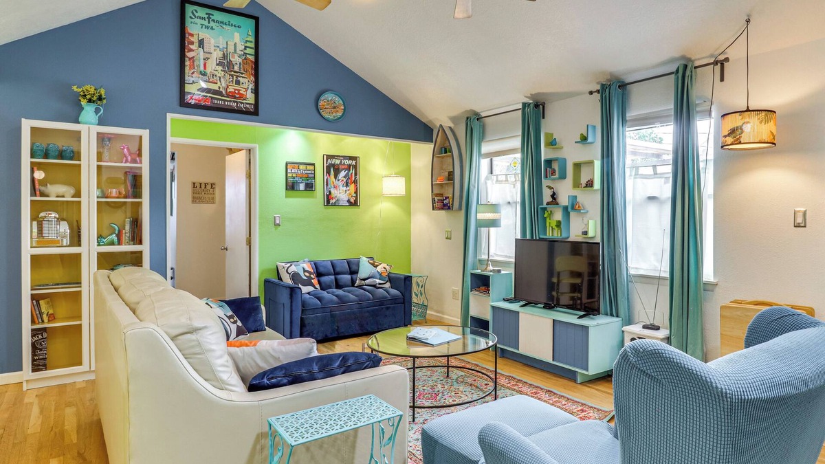 Albuquerque House | Outdoor Bar & Large Pool: Retro ABQ Retreat!