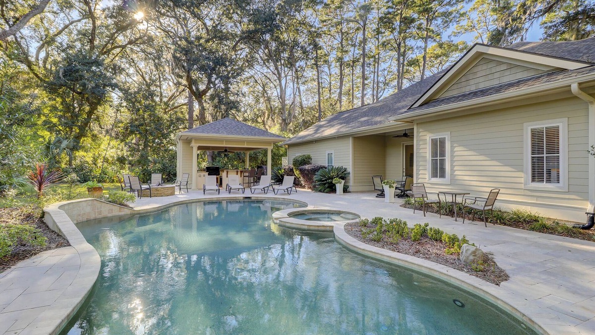 Heritage Woods House | Outdoor Cabana ~ Firepit ~ Private Pool & Spa ~ Pet Friendly ~ 72 Baynard Cove Road
