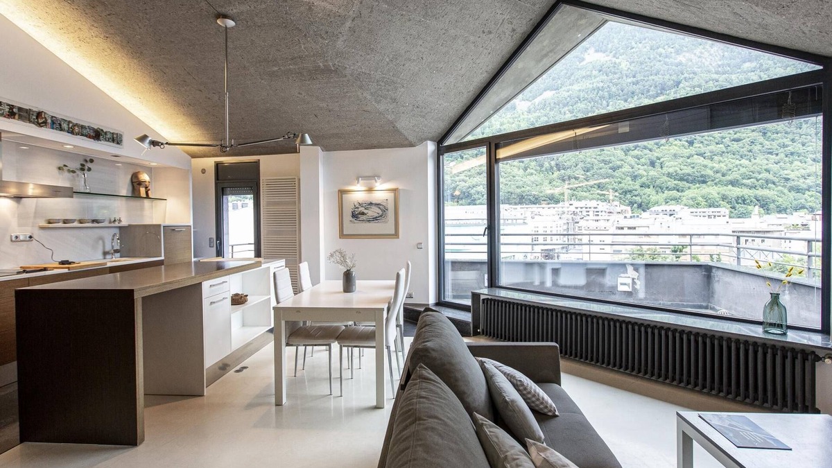 Les Escaldes Apartment | Outdoor Comfort Àtic West