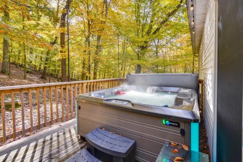 Howard House | Outdoor Entertainment Areas Family Ohio Getaway