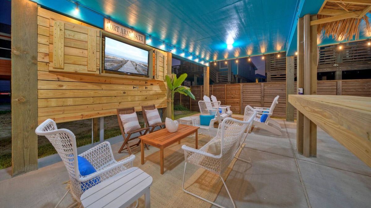 Cinnamon Shore House | Outdoor Lounge w/Bar Swing Seats, Near Nature Preserve | Blutopia by AvantStay