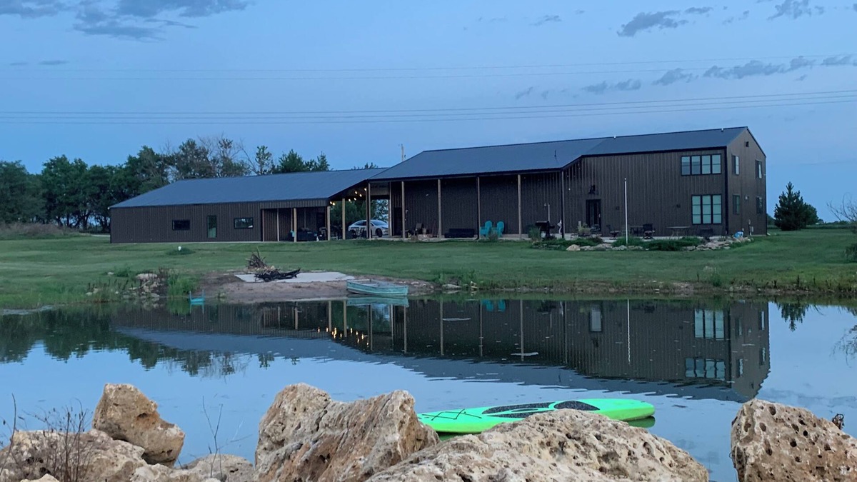 Towanda House | Outdoor Oasis and Pickleball Paradise: Fishing, Paddle-boarding, Swimming