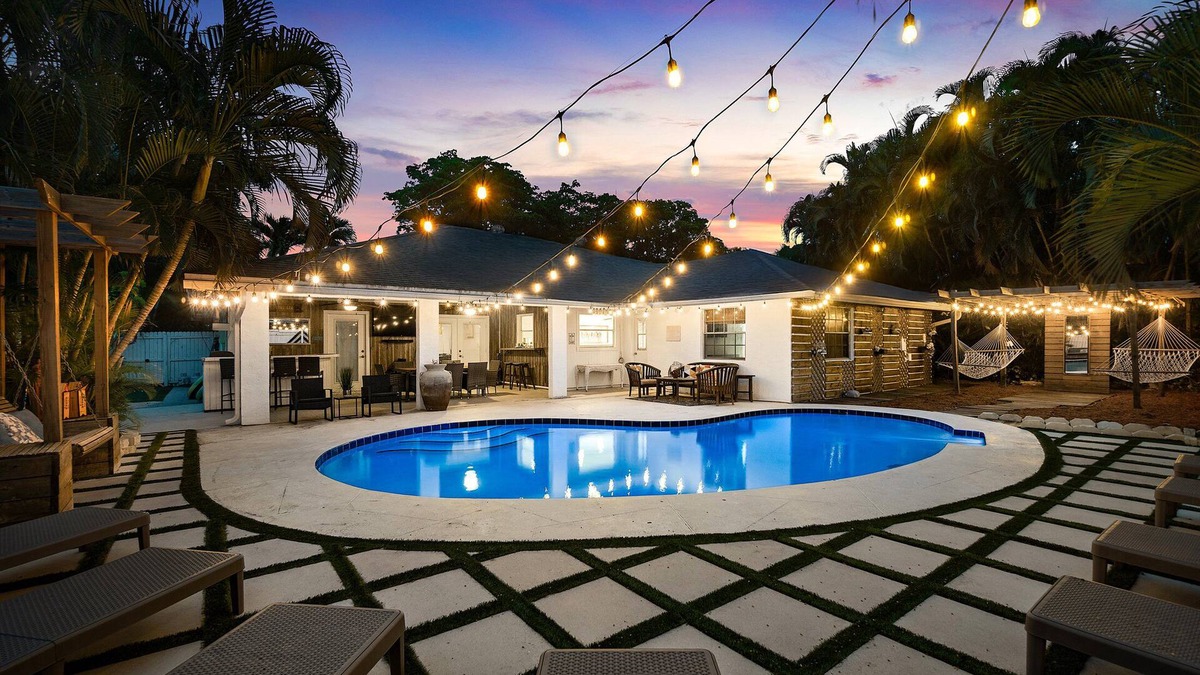 West Palm Beach House | Outdoor Paradise: HtdPool Hammocks GmRm MiniGolf