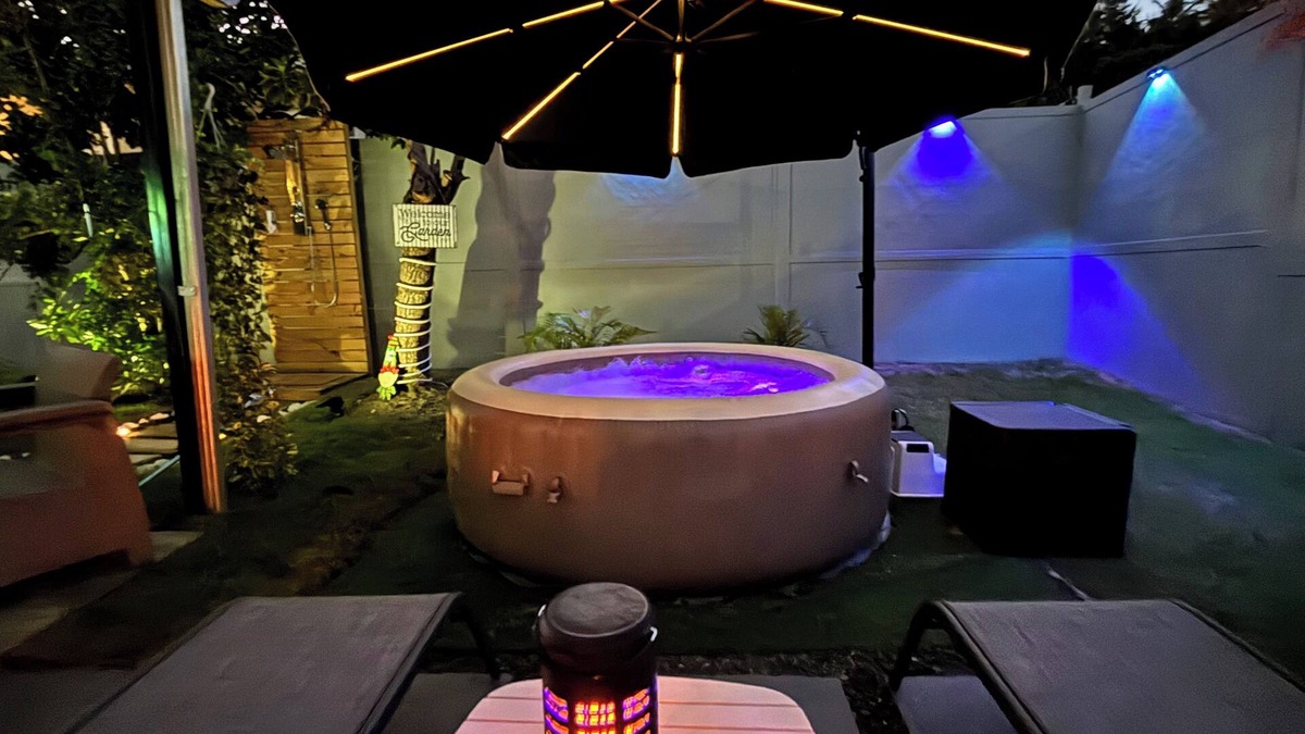 Sabana Llana Norte House | Outdoor Paradise with Jacuzzi, Fire Pit, Projector