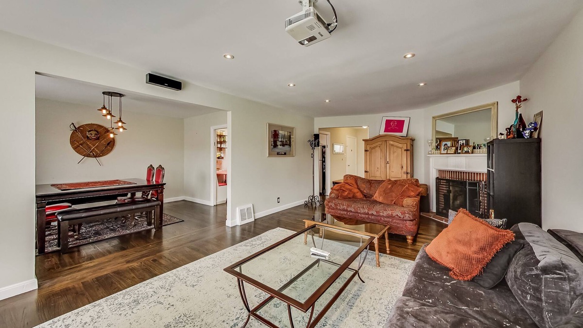 Parkside House | Outer Sunset District Home in San Francisco Sleeps Six with W/D, Parking, Apple TV