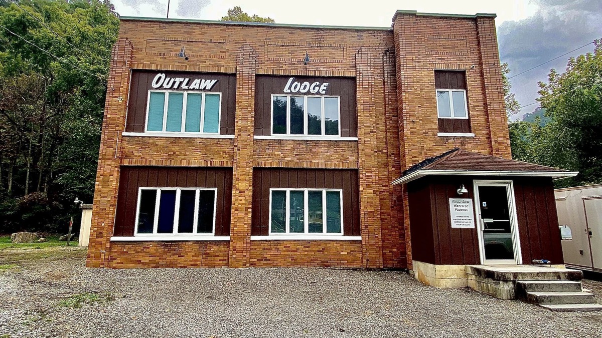 Iaeger Cabin | Outlaw Lodge (McCoy Floor 2nd)ATV,SXS, MX Offroad lodging