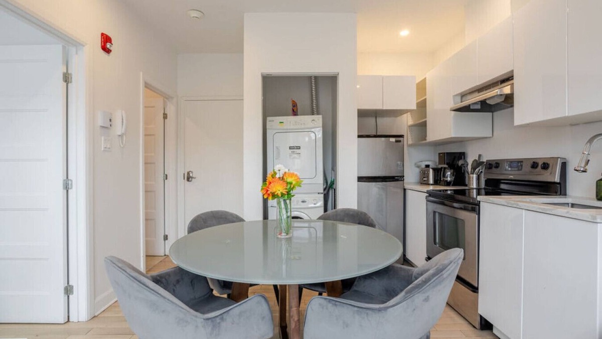 Gay Village Apartment | Outstanding 1BR |Downtown +steps to metro staion