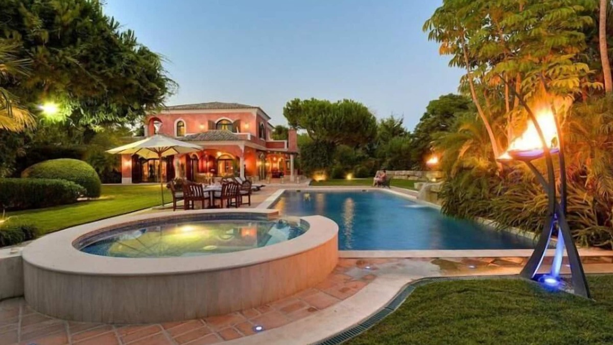 Quinta do Lago Villa | OUTSTANDING 5 BEDROOM VILLA WITH GAMES ROOM IN QUINTA DO LAGO DM12 - Almancil, Algarve