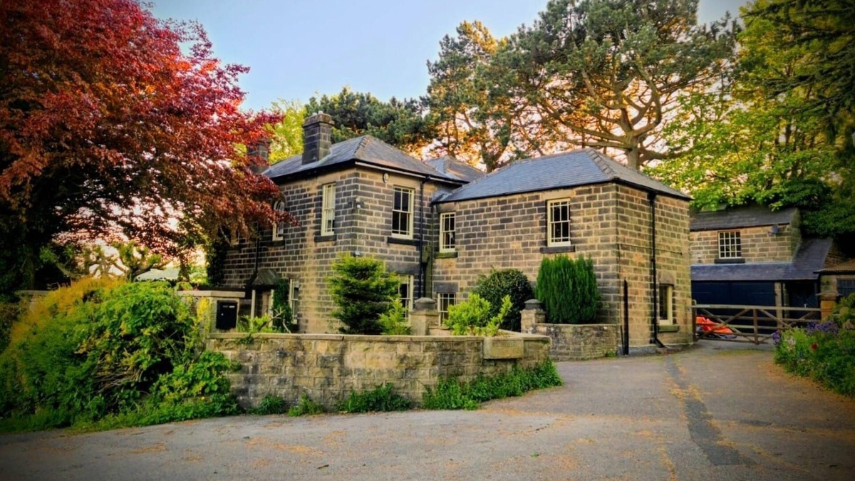 Matlock House | Outstanding Large Period Property With Breath Taking Views Sleeping Up To 19