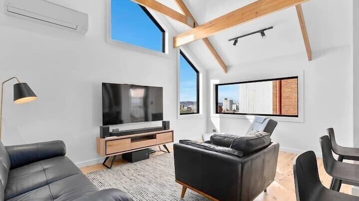 Hobart Central Business District House | Outstanding Quality Renovation, so close to CBD.