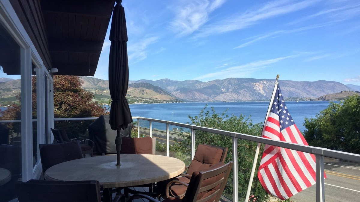 Chelan House | Outstanding views w/convenient access to Lake Chelan