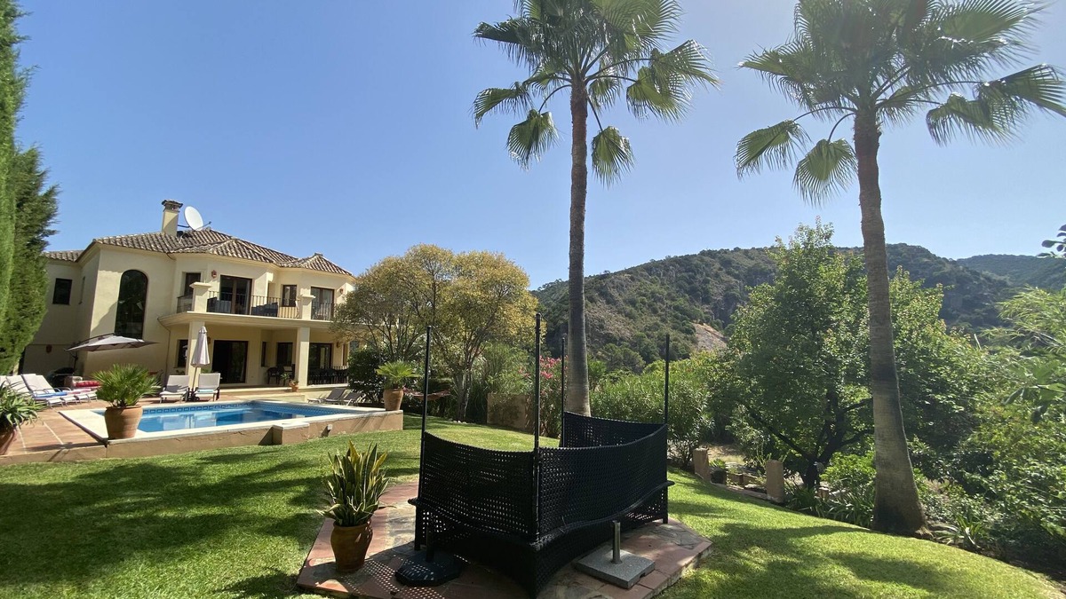Benahavis Villa | Outstanding Villa, Heated Pool, Stunning views in lovely village near Marbella