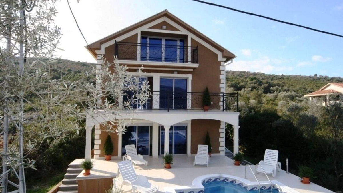 Tivat Villa | Outstanding villa with private pool and breath taking sea view