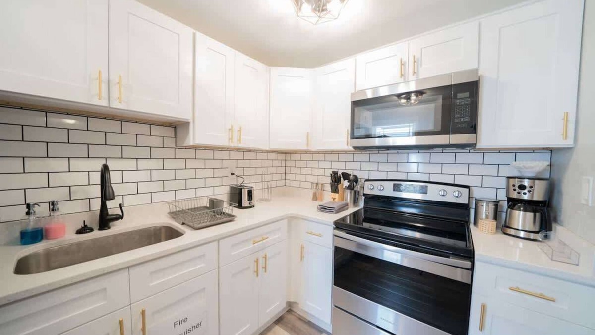 North Camellia Acres Apartment | OV Mosaic - Topaz Suite