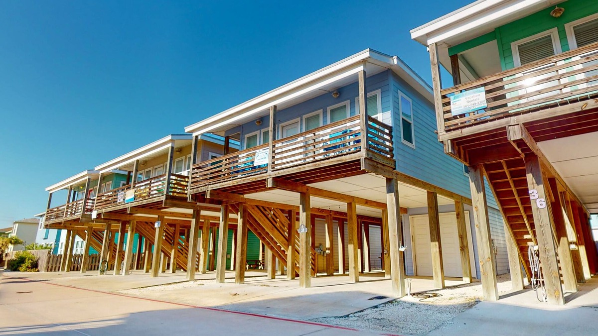 Safe Harbor House | OV37 Shared Pool, Golf Cart Access