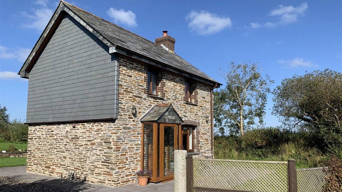 Saint Gennys Cottage | Over The Hedge, Boscastle, peaceful rural location