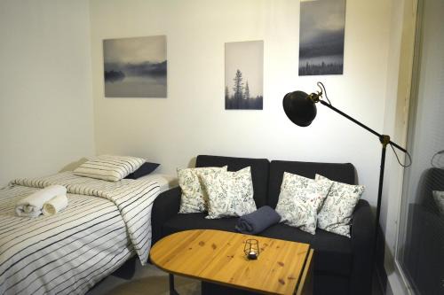 Vantaa Apartment | Over the Railway Station, 7 mins Helsinki Airport