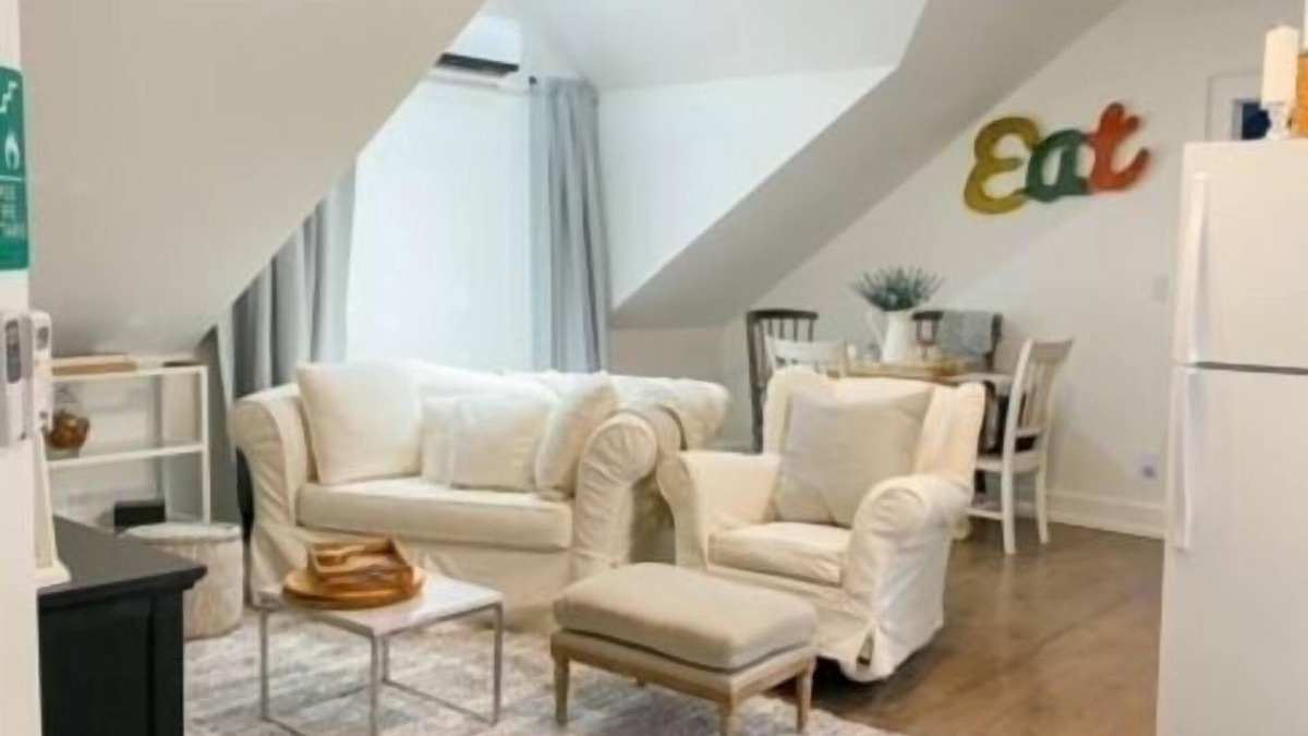 Kawartha Lakes Bed & Breakfast | Over the Top B&B