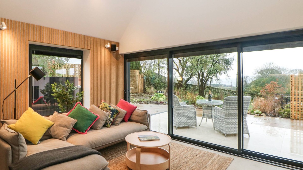 Little Hayfield Cottage | Overlea Coach House