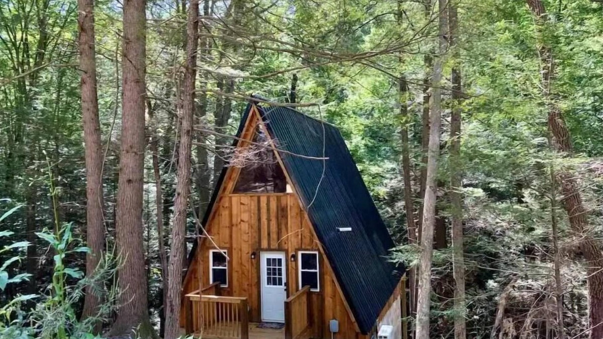 Campton House | Overlook Oasis! RRG, A-frame Cabin, NEW HOT TUB, Grill! Pet friendly