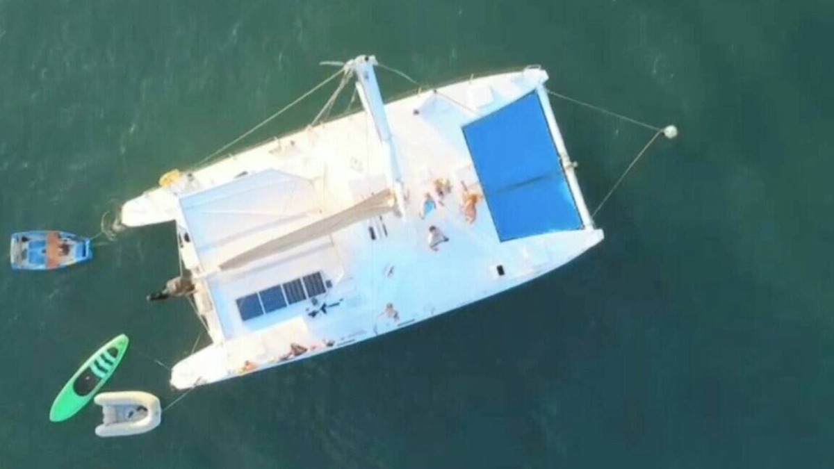 Parque Estadual da Costa do Sol Boat Rental | Overnight stay on a sailing catamara at Orla Bardot