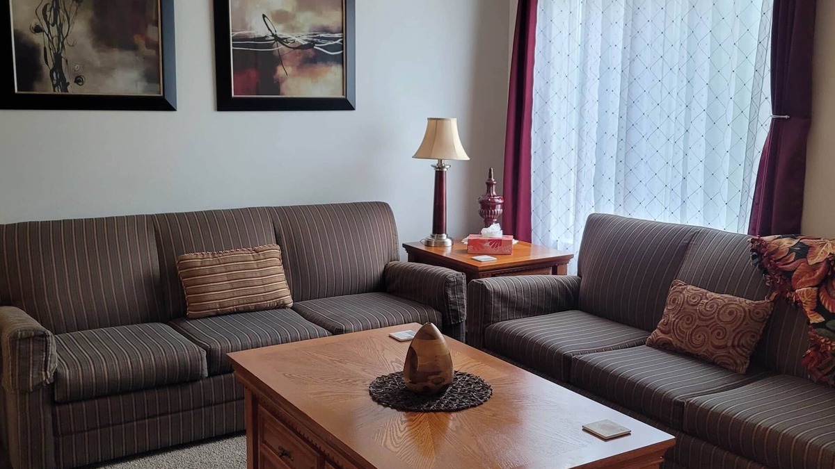Yakima House | Overnight With Us #2 West Yakima - Safe - Clean