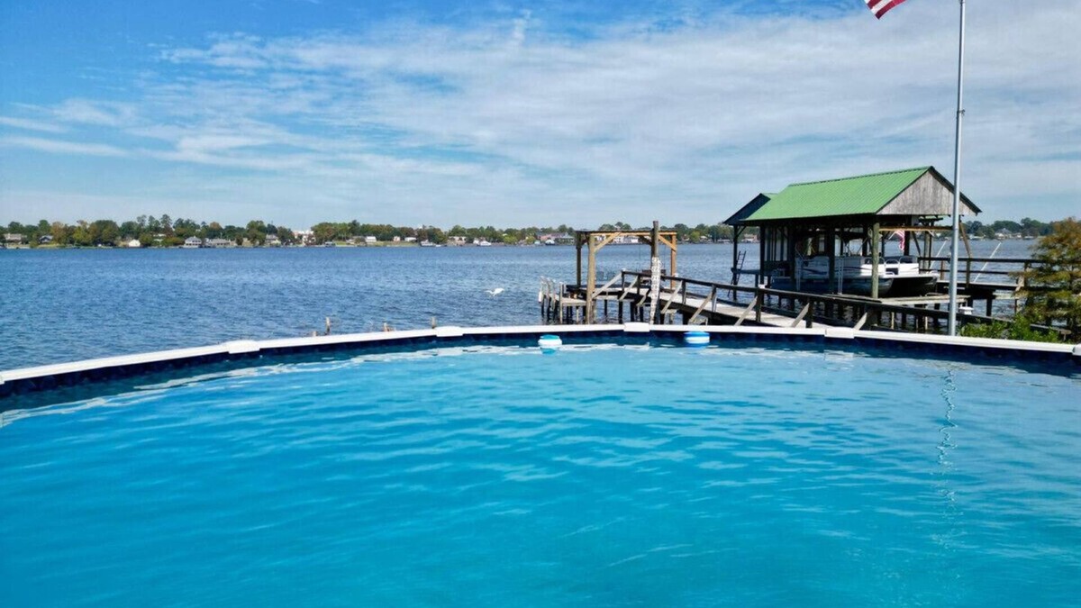Ventress House | Oversized Newly Renovated Home with Pool and Private Pier! Sleeps 10!