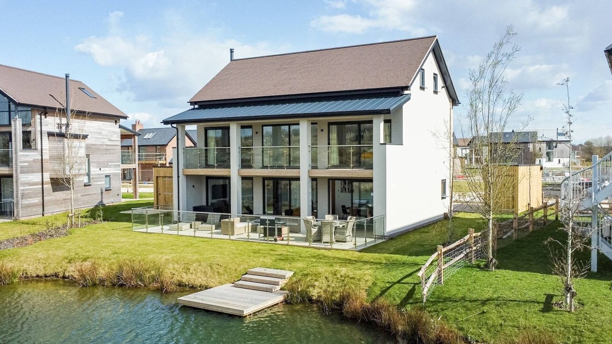 Warmwell House | Overton Island 11 (OI11), Silverlake, Dorset