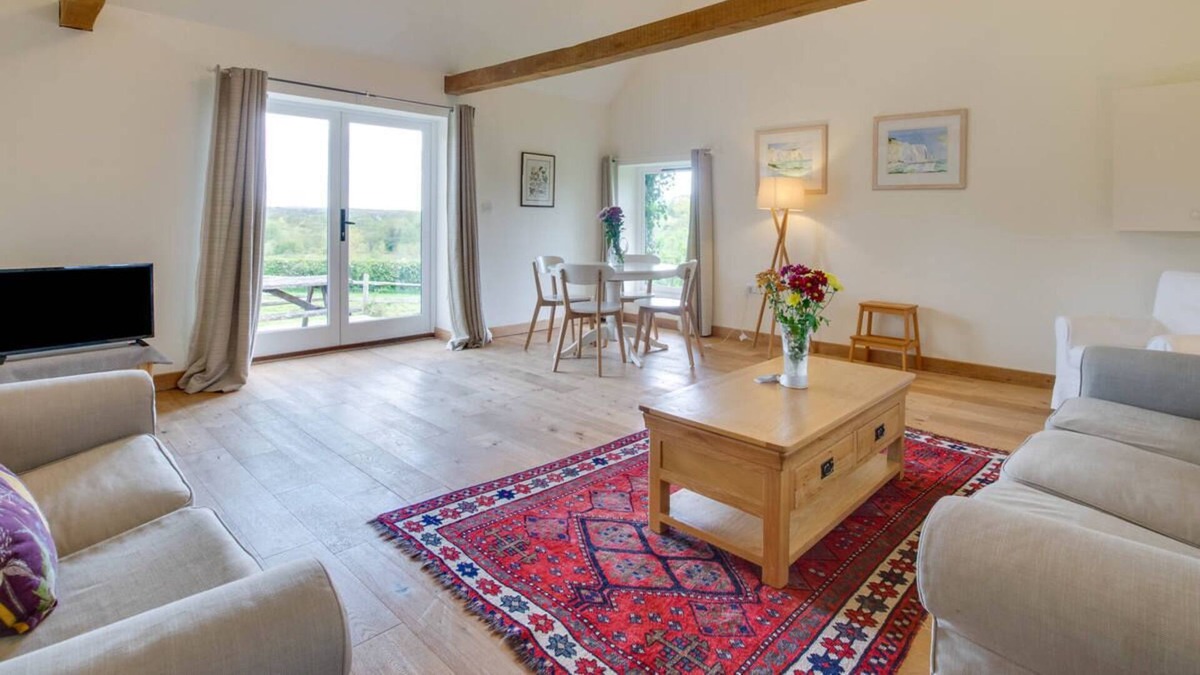 Sedlescombe House | Owl Barn in the beautiful Battle