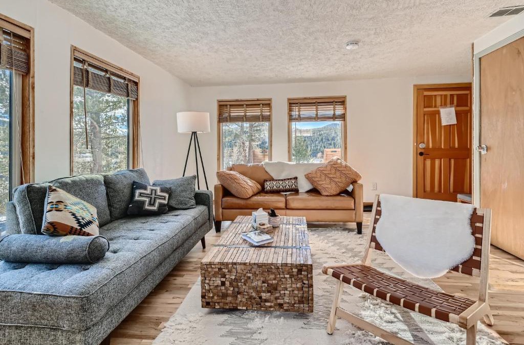 Rollinsville House | Owl Chalet - Explore Black Hawk & Nederland