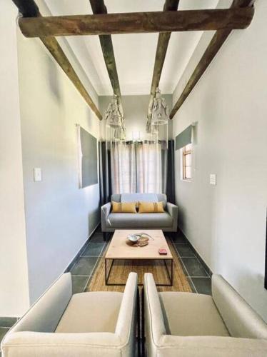 Port Beaufort House | Owl Cottage - Living The Breede
