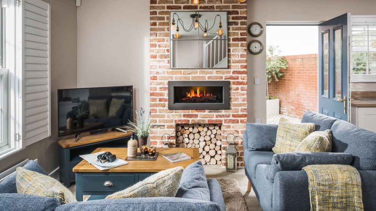 Camber Cottage | Owlers Cottage - a cottage that sleeps 4 guests in 2 bedrooms