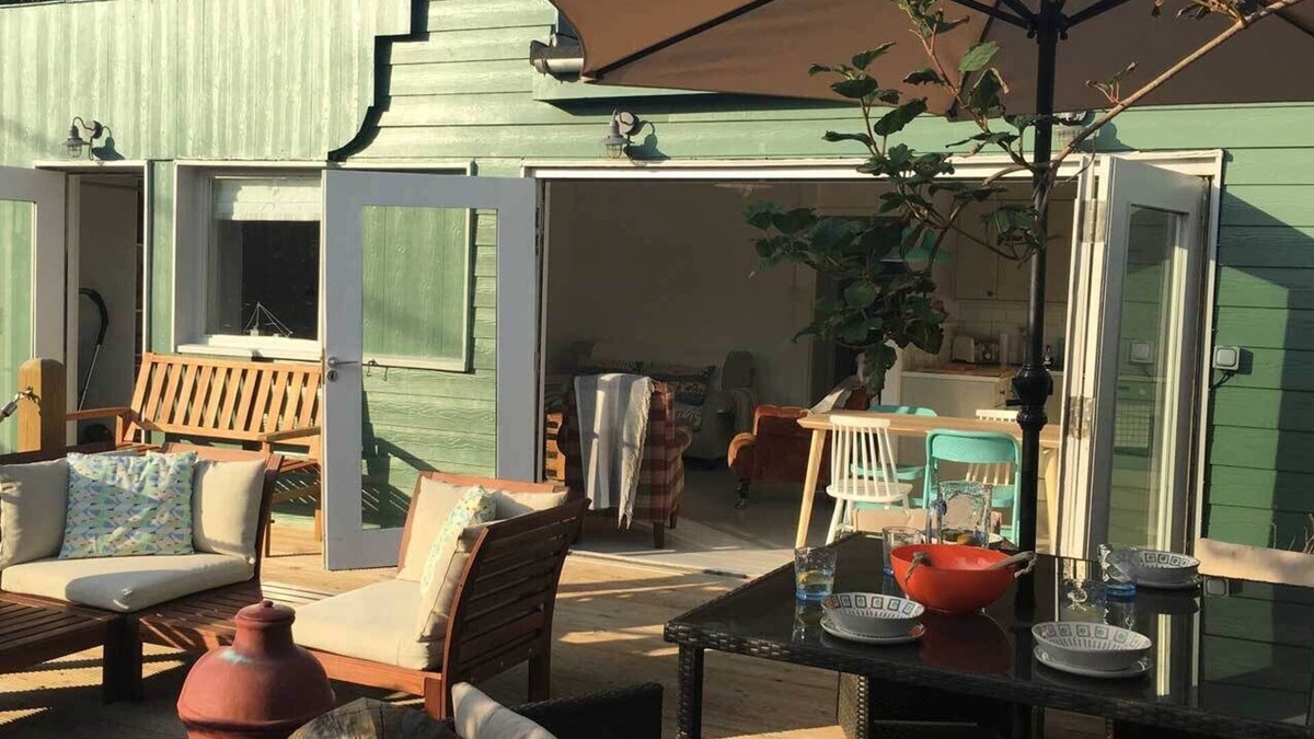 Camber House | Owlers Retreat, 3 Bed Luxury Beach House, 1 Minute to Beach, Enclosed Garden