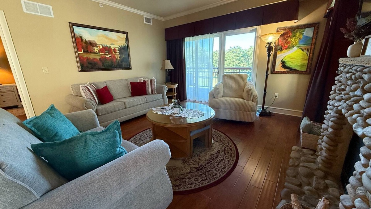 Pigeon Forge Condo | Owner Managed Riverstone Condo/Spacious End Unit/DISCOUNT 7 NTS OR MORE