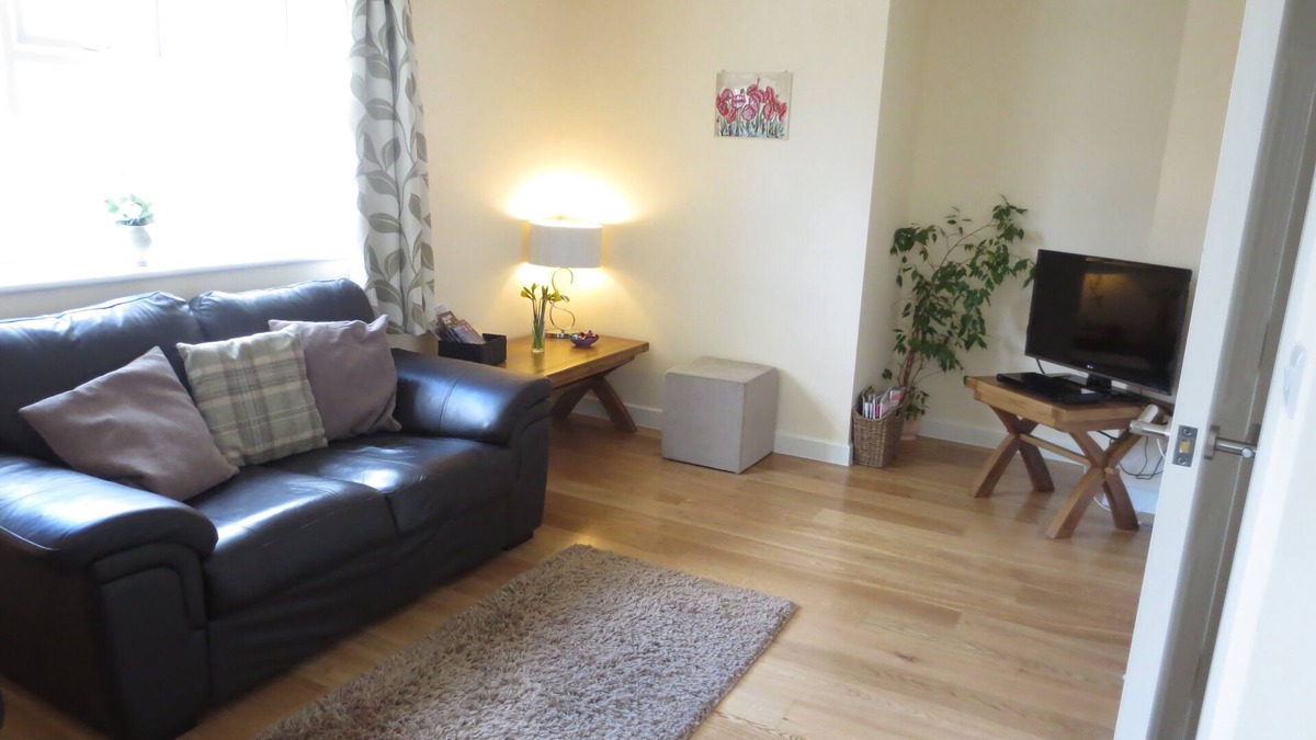 Oxford Apartment | Oxford Apartments 2 - Modern, beautiful Apartment fully furnished with parking