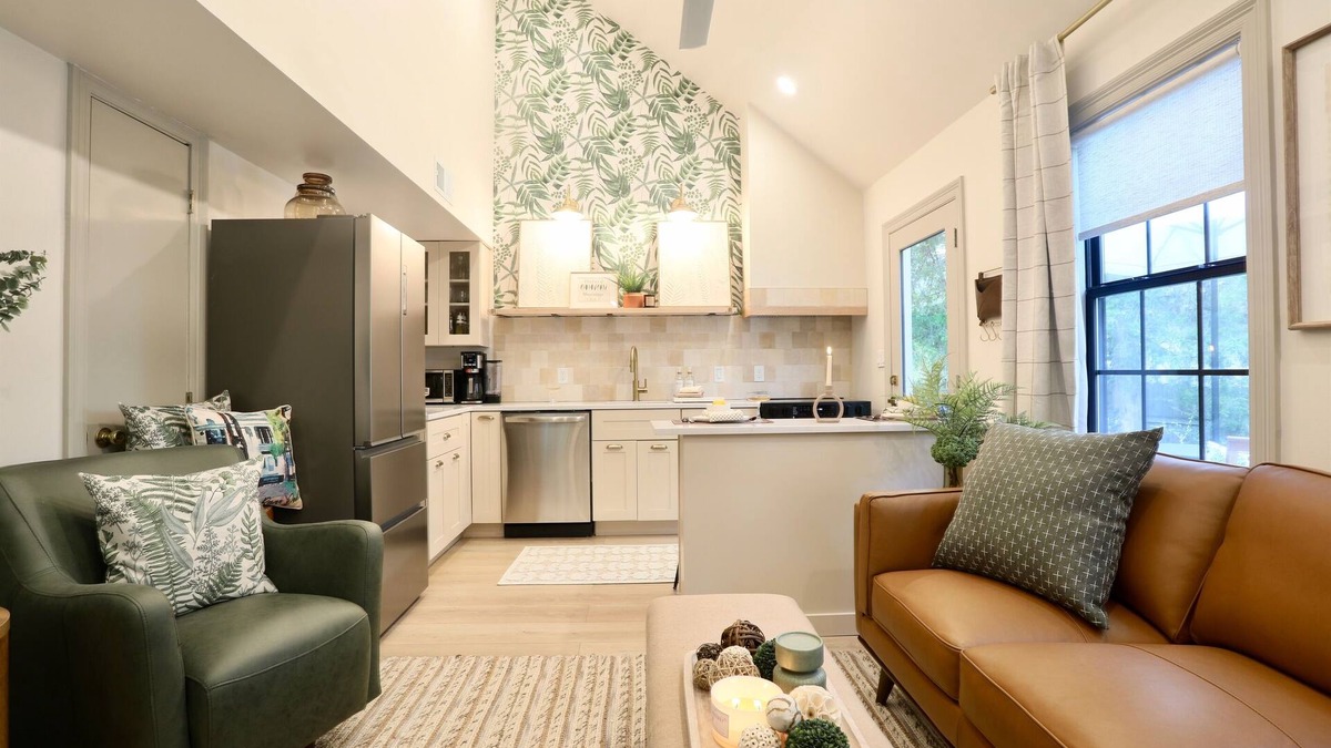 Oxford House | Oxford House + 2.6 miles to Ole Miss + King Beds
