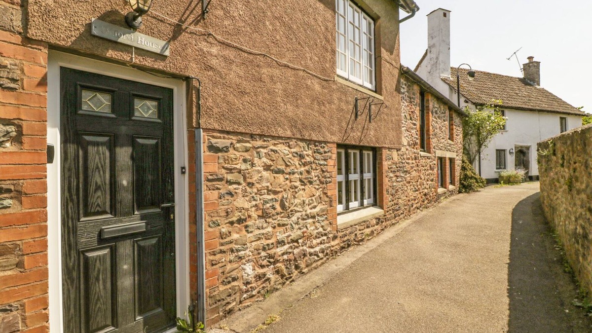 Porlock Cottage | OXFORD HOUSE, pet friendly, character holiday cottage in Porlock
