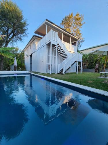 Oxley House | OXLEY Mineral Pool & Private Home suburbanSTAY