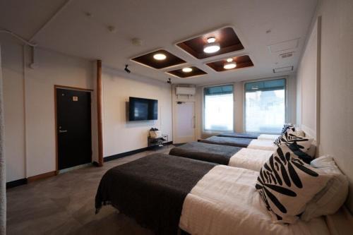 Gifu Apartment | oyadoya gifu kinryu 岐阜駅徒歩10分 デザイナーホテル 大人数貸切 最大7名 駐車場2台有り