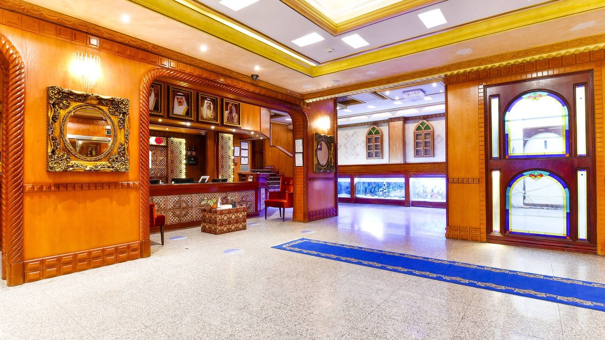 Manama Hotel | OYO 125 Moon Plaza Hotel