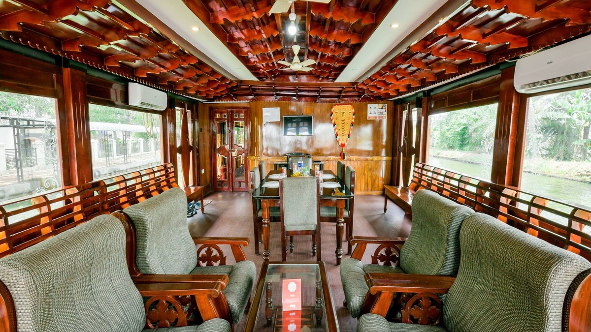 Ambalapuzha Boat Rental | OYO 13525 HouseBoat My Trip Deluxe 3 BHK Private