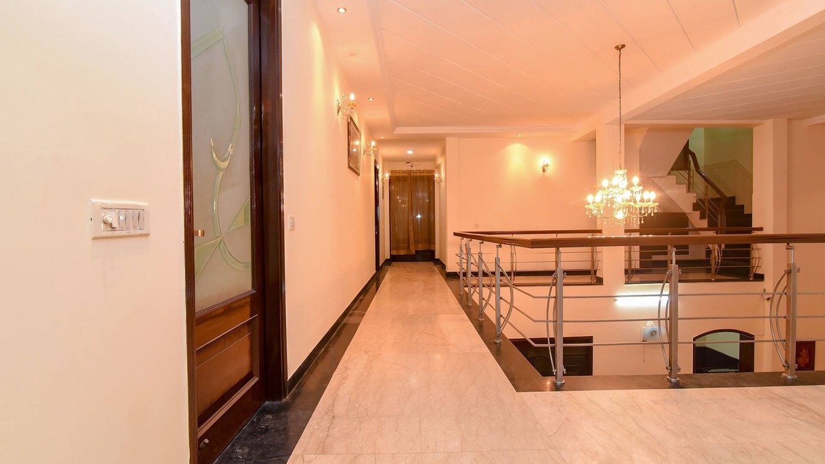 Sushant Lok Hotel | OYO 15376 Purple Star Hotel