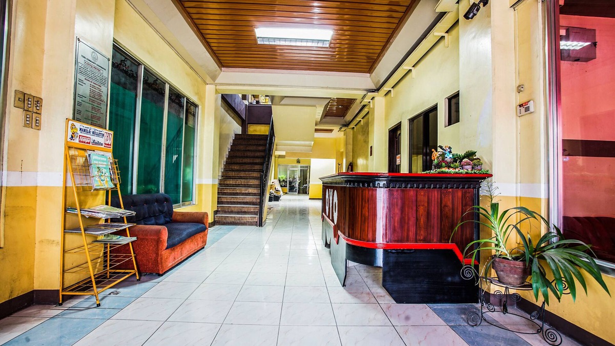 Toril Hostel | OYO 192 Tcc Condo - Hostel