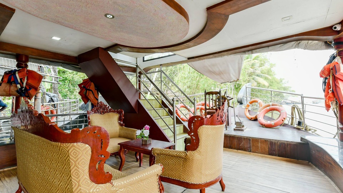 Ambalapuzha Hotel | OYO 23482 Sht Symphony Premium Sharing Houseboat